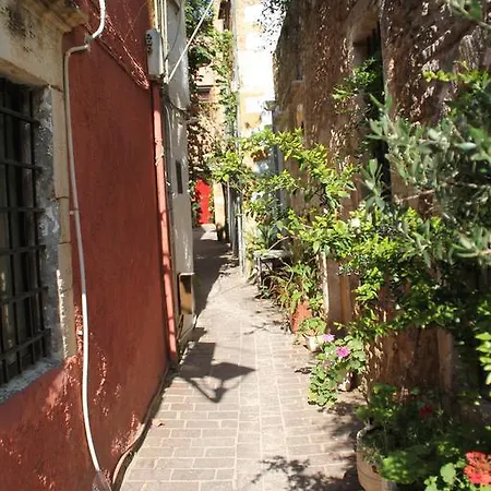 Casa de hóspedes Sofita Suites 3*